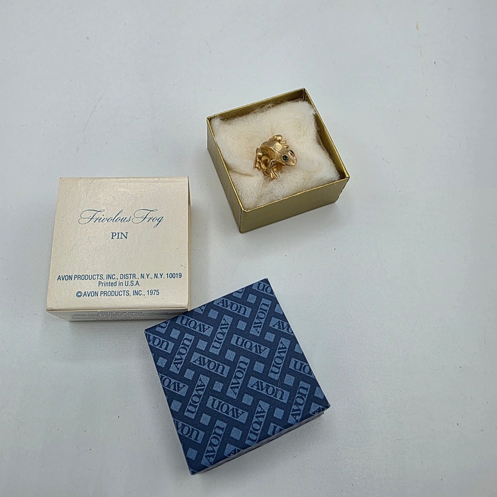 Avon Frivolous Frog Pin Green Rhinestone Eye Gold Tone Vintage 1975 OS
